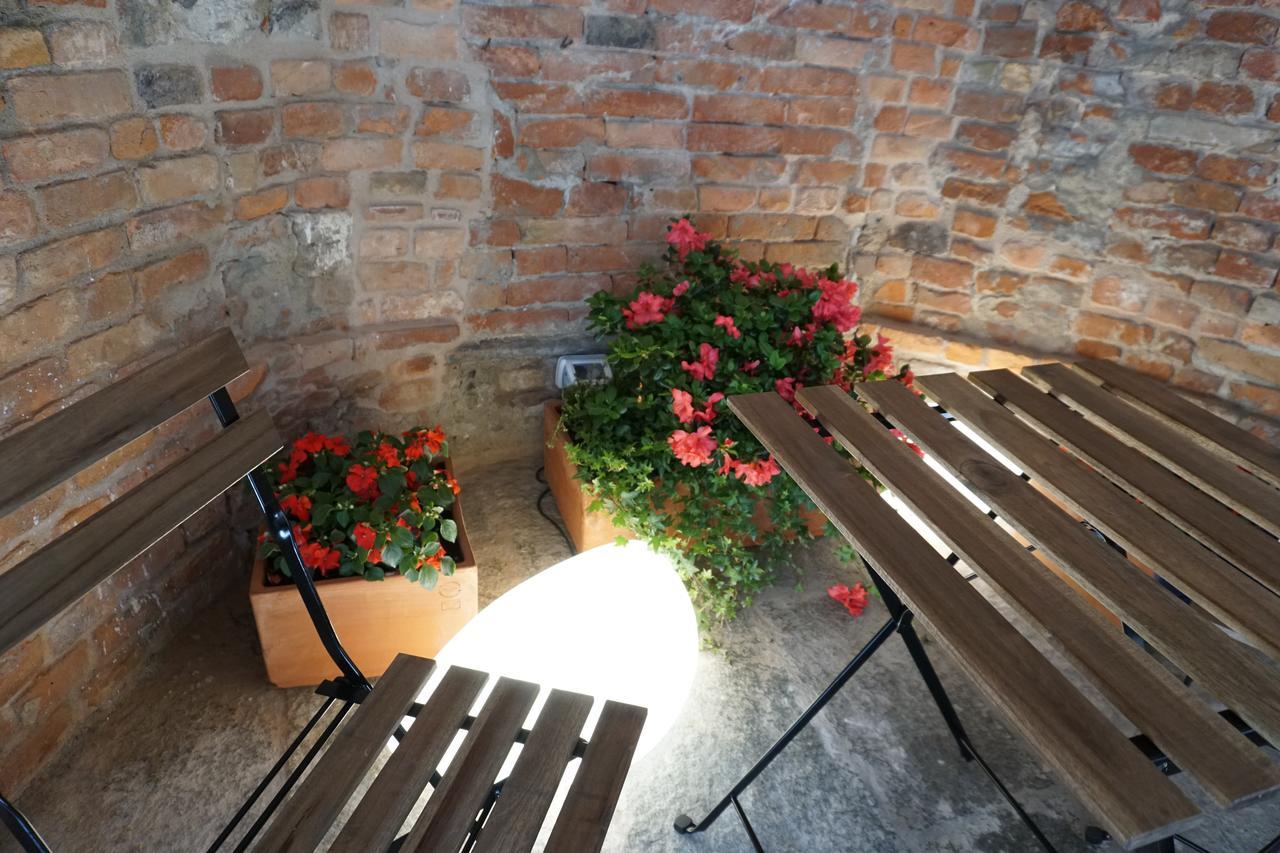 La Canonica - Charming Self-Catering Apartments In Nizza Monferrato Bagian luar foto