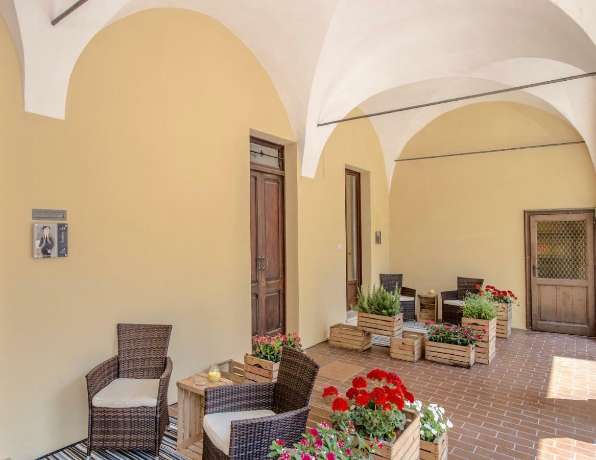 La Canonica - Charming Self-Catering Apartments In Nizza Monferrato Bagian luar foto