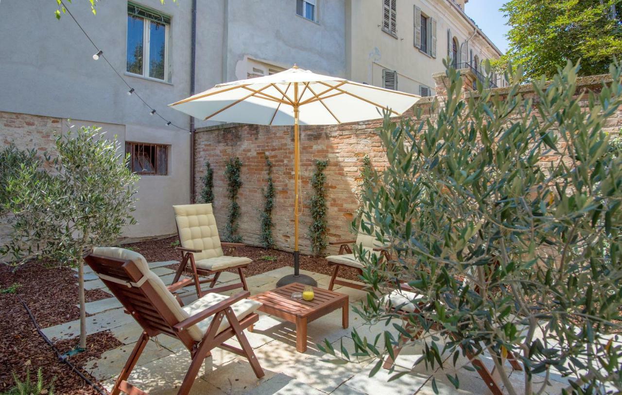 La Canonica - Charming Self-Catering Apartments In Nizza Monferrato Bagian luar foto