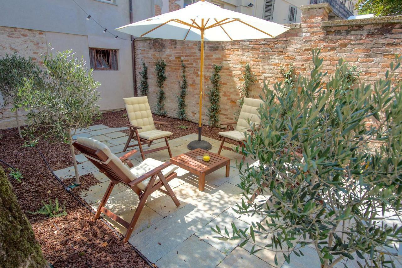 La Canonica - Charming Self-Catering Apartments In Nizza Monferrato Bagian luar foto